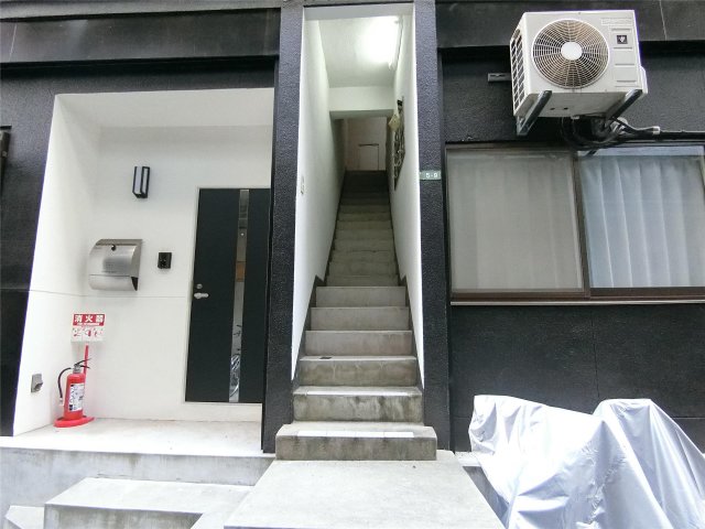 エントランス　建物入り口部分です♪