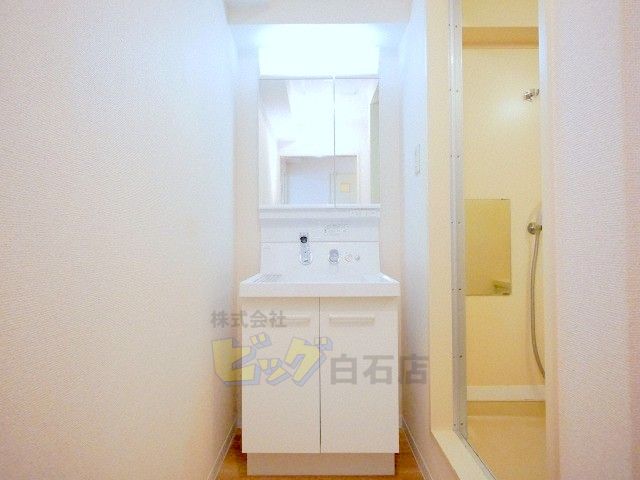 洗面設備　洗面化粧台完備しています♪