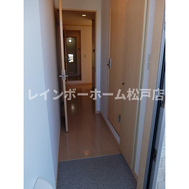 玄関　収納もある玄関です