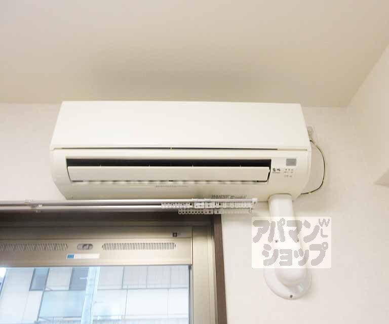 その他設備　クーラー付き