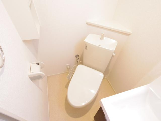 トイレ　※同系モデル写真