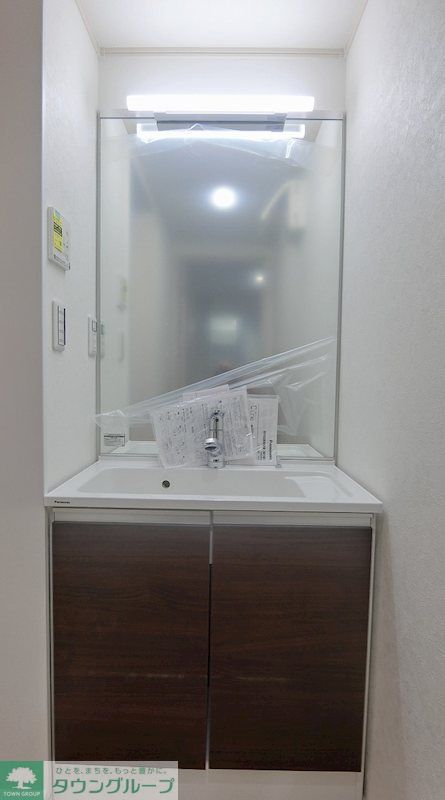 洗面設備　洗面台はシャワーノズルが伸縮！身支度が快適です♪