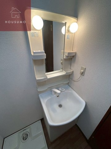 洗面設備　使いやすい洗面所です