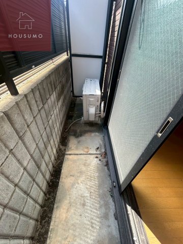 バルコニー　外からの目が気にならないバルコニーで洗濯物が干せます