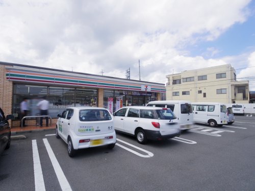 コンビニ　セブンイレブン 藤枝本町3丁目店（コンビニ）まで277m