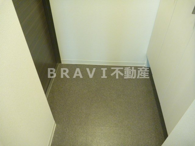 玄関　【エスリード本町レジデンス】きれいな玄関です