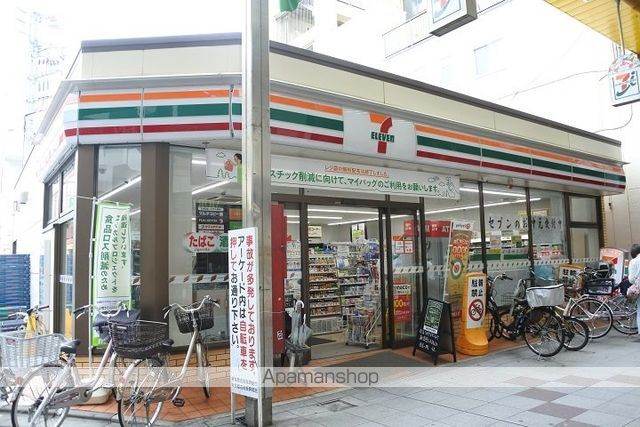 コンビニ　セブンイレブン（コンビニ）まで379m