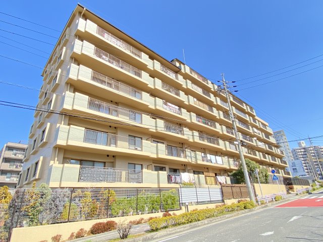 建物外観　がっちりした外観のマンションタイプ☆