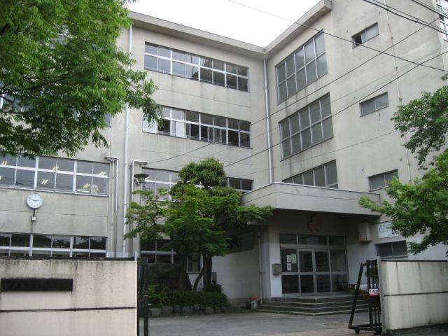 中学校　市立第三中学校（中学校）まで1400m