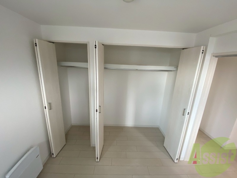 収納　寝室の収納です。部屋がすっきり片付きます。