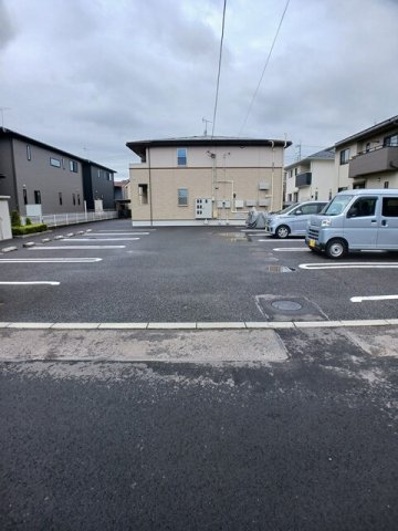 駐車場　駐車場に車を止められます