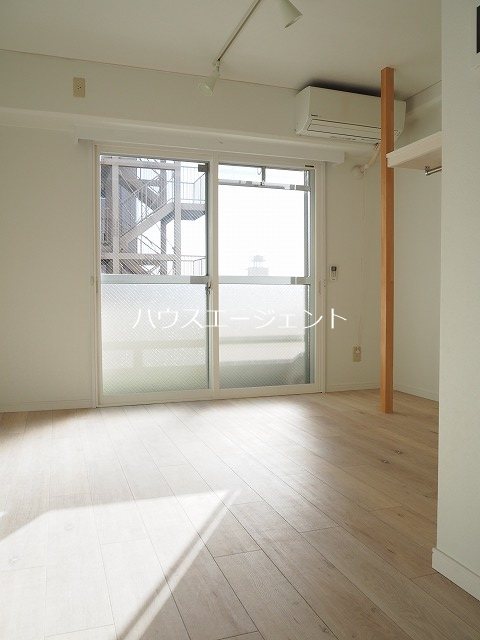 居室・リビング　洋室こんな感じです。※写真は別号室参考画像です