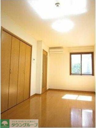 居室・リビング　※同建物別号室のお部屋でございます。