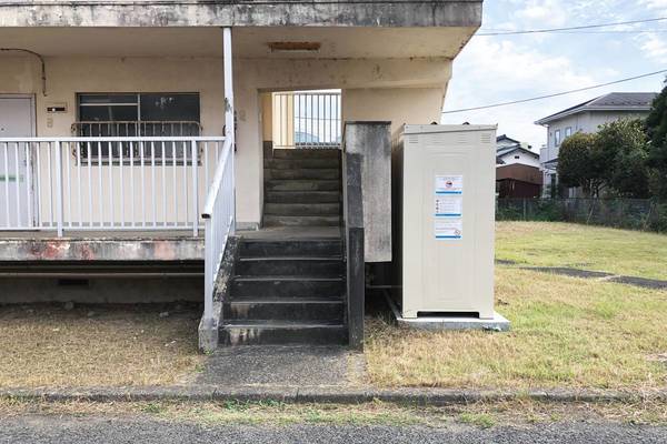 エントランス　落ち着いたエントランスです
