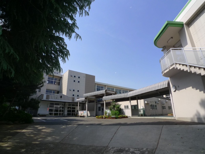 小学校　第３小学校（小学校）まで208m
