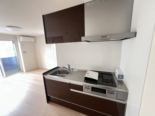 キッチン　同物件別部屋