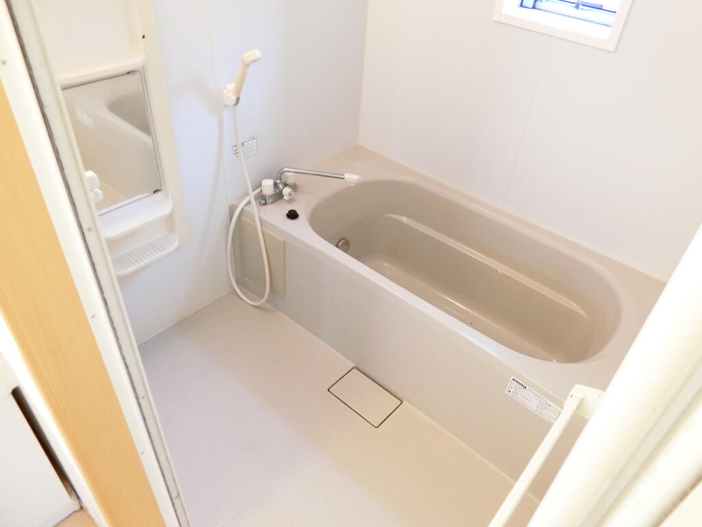 バス・シャワールーム　左右反転タイプ間取りの別部屋です。