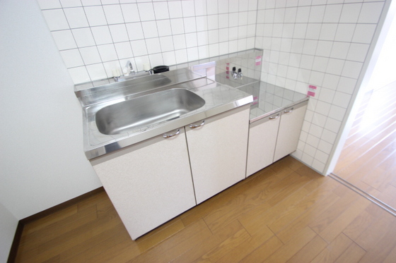 キッチン　※別号室の写真になります。