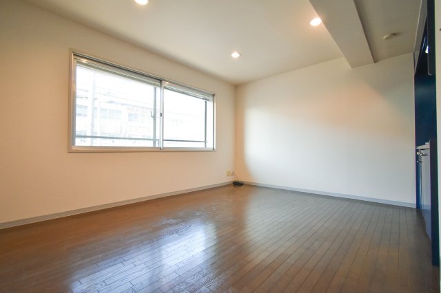 居室・リビング　エアコン付きのお部屋です