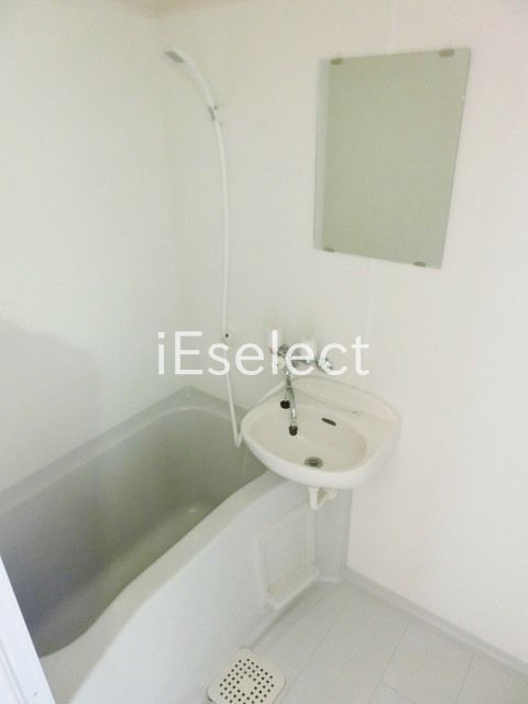 バス・シャワールーム　バストイレ別！