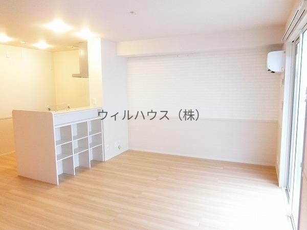 居室・リビング　人気のカウンターキッチン！