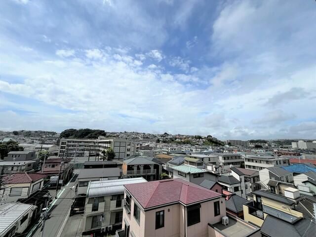 眺望　お部屋からの景色です！圧迫感がないので暮らしやすい♪