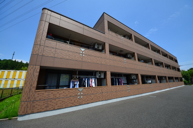 建物外観　★緑の多い、住みよいエリアに建つマンション★