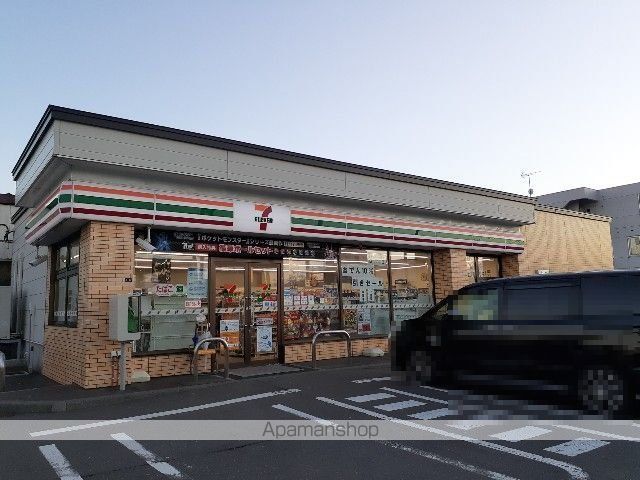 コンビニ　セブンイレブン（コンビニ）まで400m