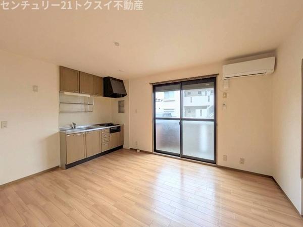 居室・リビング　同物件、別室の写真です。