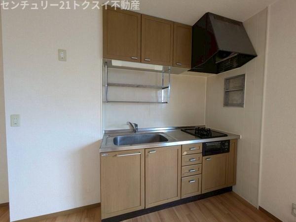 キッチン　同物件、別室の写真です。