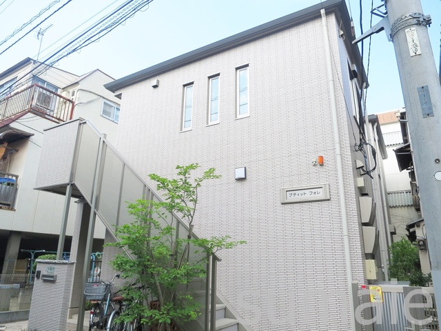 建物外観　十条駅徒歩５分★バストイレ別物件！