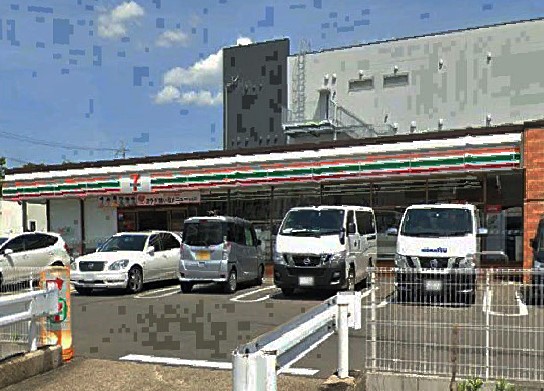 コンビニ　セブンイレブン 伏見城南宮店（コンビニ）まで304m