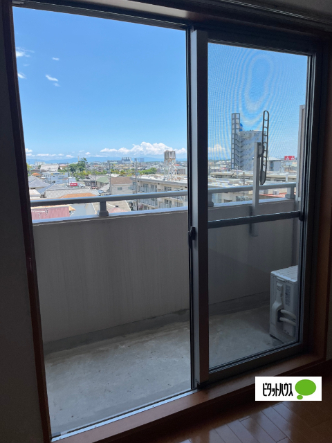 バルコニー　別部屋の写真です