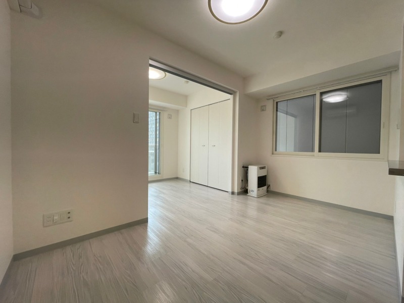 居室・リビング　広くてキレイなお部屋が広がっていて、充実した生活が送れそう。