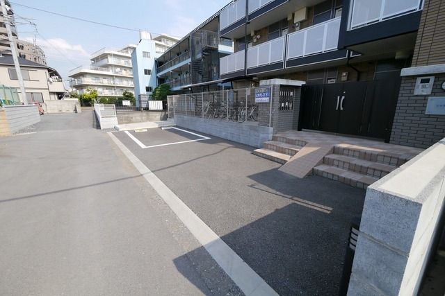 駐車場　敷地内駐車場
