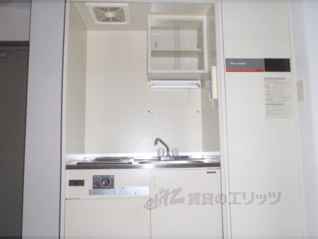 キッチン　電気コンロ付きの使いやすいキッチンです