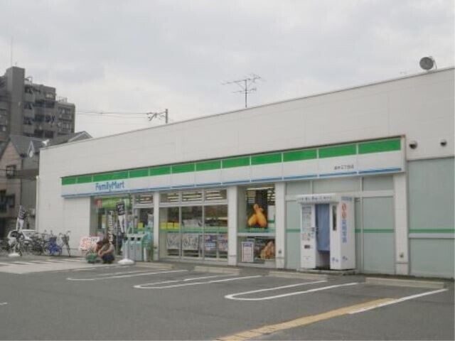 コンビニ　ファミリーマート巽中三丁目店（コンビニ）まで276m
