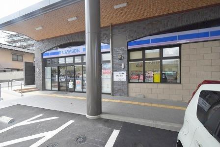 コンビニ　ローソン（コンビニ）まで220m