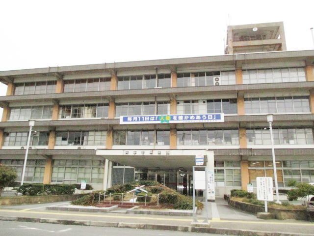 役所　高田市役所（役所）まで700m