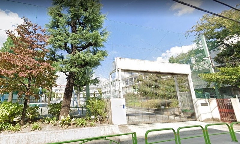 小学校　上目黒小学校(祐天寺)（小学校）まで434m