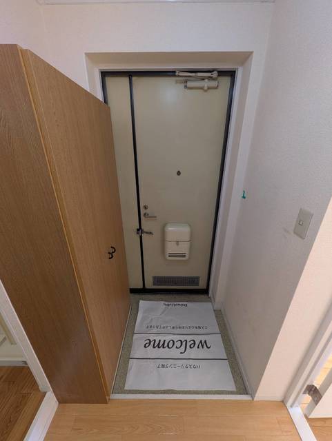 玄関　別部屋参考写真です