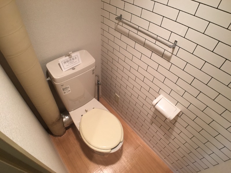 トイレ　こちらはトイレです。清潔感があり、安心して使用できます。