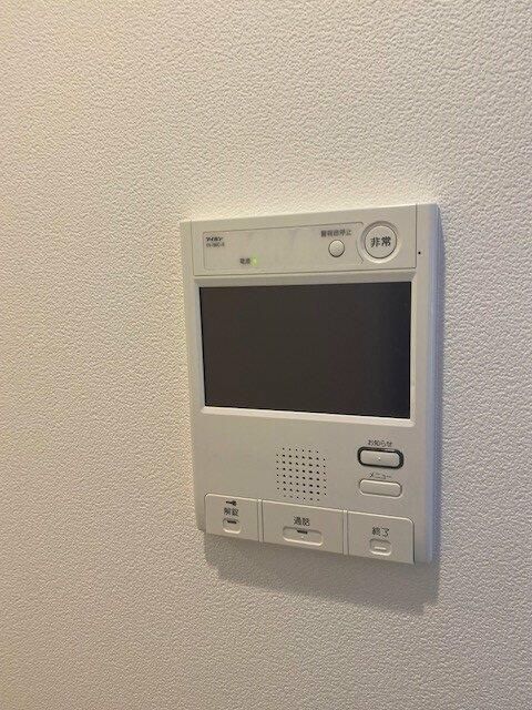 セキュリティ　明るい色調の室内です写真は同タイプ住居です。