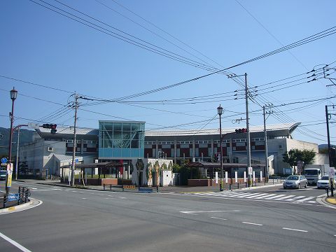 図書館　久山町民図書館（図書館）まで933m