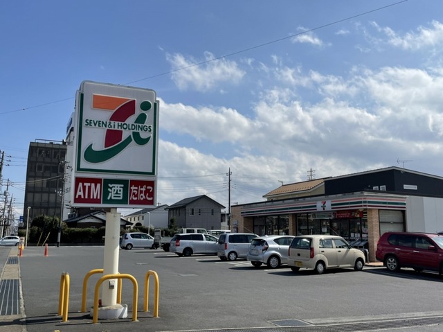 コンビニ　セブンイレブン（コンビニ）まで450m