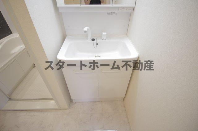 洗面設備　忙しい朝には欠かせない洗面所です
