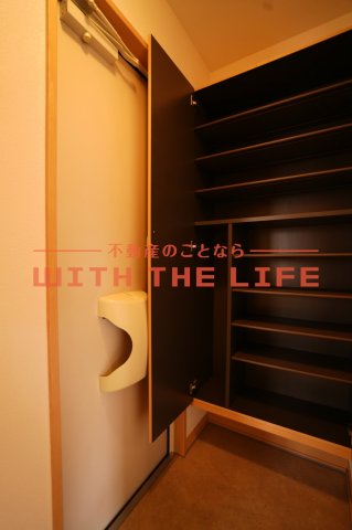 玄関　落ち着いた玄関です