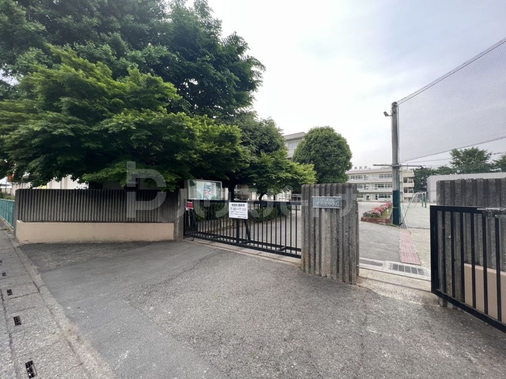 小学校　さいたま市立与野西北小学校（小学校）まで720m