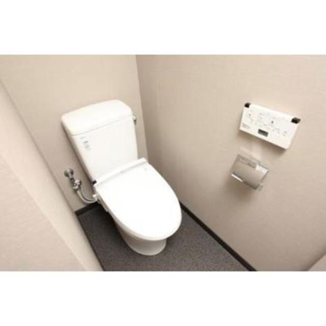トイレ　※写真は同タイプ住戸です。
