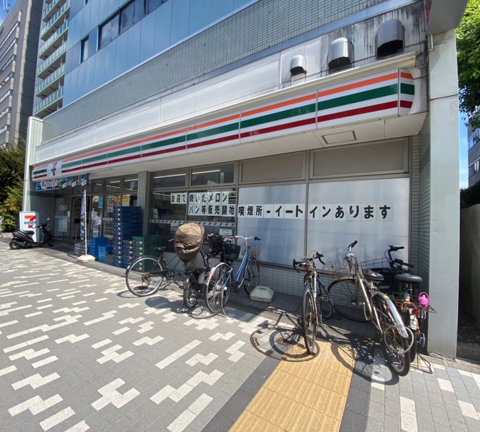 コンビニ　セブンイレブン 港区港南2丁目店（コンビニ）まで150m